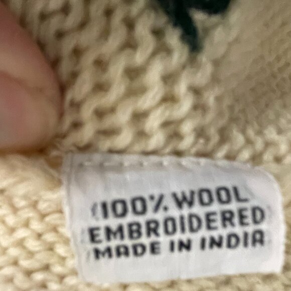 VINTAGE BRITISH OFF WHITE 100% WOOL APPLIQUED SWEATER - Picture 9 of 10